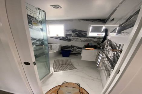 Photo of property in 1/30 Sunnyfield Crescent, Glenfield, Auckland, 0629