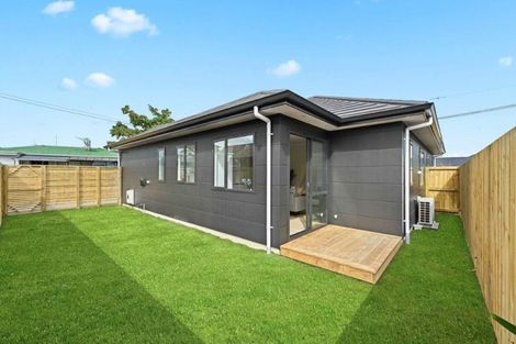 Photo of property in 2/48 Heath Street, Saint Andrews, Hamilton, 3200