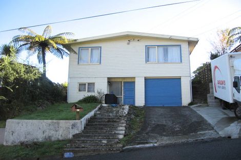 Photo of property in 21 Manor Drive, Stokes Valley, Lower Hutt, 5019