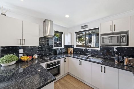 Photo of property in 295a Weymouth Road, Weymouth, Auckland, 2103