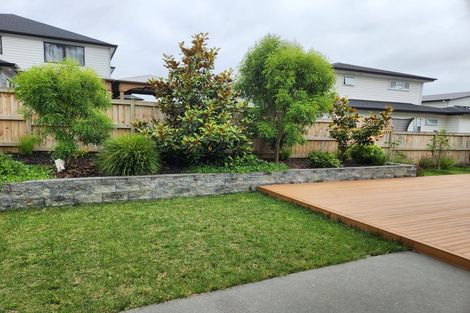 Photo of property in 9 David Rogers Lane, Swanson, Auckland, 0614