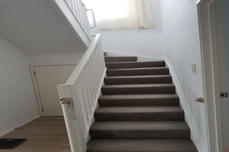 Photo of property in 28 Gibbston Crescent, Flat Bush, Auckland, 2016