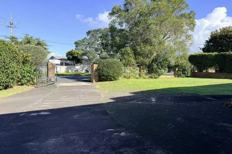Photo of property in 11 Lake Pupuke Drive, Takapuna, Auckland, 0622