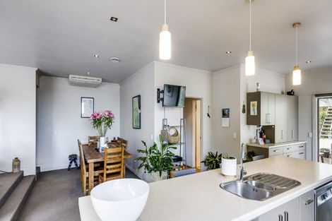 Photo of property in 49 Chaucer Road, Hospital Hill, Napier, 4110