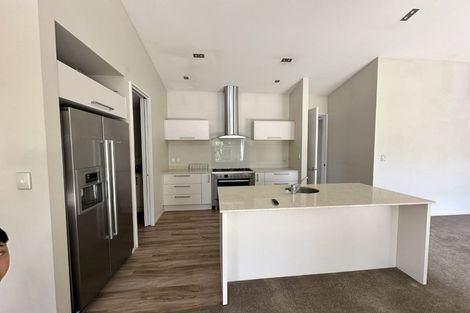 Photo of property in 6 Federer Lane, Bishopdale, Christchurch, 8053