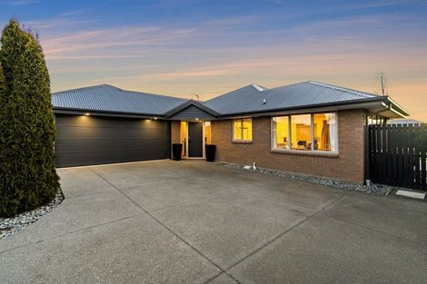 Photo of property in 6 Belgrave Close, Halswell, Christchurch, 8025