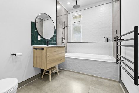 Photo of property in 265 Muritai Road, Eastbourne, Lower Hutt, 5013