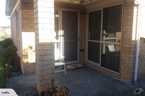 Photo of property in 17 Sovereign Isle Lane, Rototuna, Hamilton, 3210