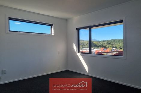 Photo of property in 5d Tahurangi Place, Spotswood, New Plymouth, 4310