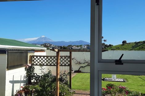 Photo of property in 81 Omata Road, Marfell, New Plymouth, 4310