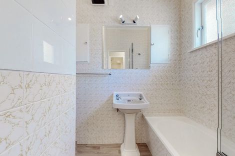 Photo of property in 21 Military Road, Boulcott, Lower Hutt, 5010