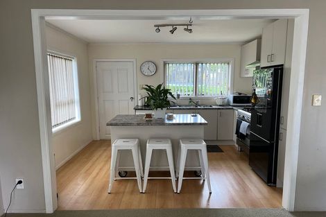 Photo of property in 3/68 Takutai Avenue, Half Moon Bay, Auckland, 2012