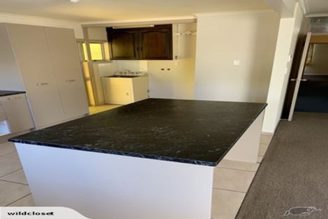 Photo of property in 94 Te Atatu Road, Te Atatu South, Auckland, 0610