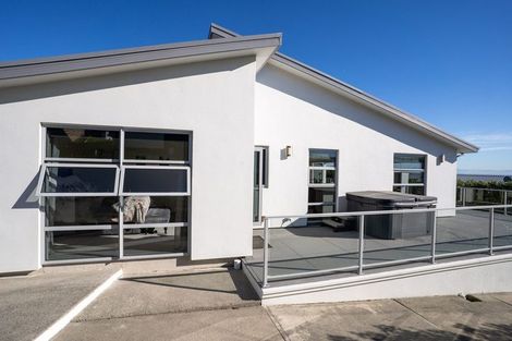 Photo of property in 16 Quarry Hill Terrace, Kennedys Bush, Christchurch, 8025