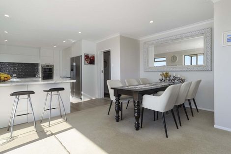 Photo of property in 18 Hinewa Road, Otumoetai, Tauranga, 3110