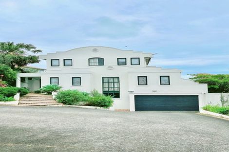 Photo of property in 1/881 East Coast Road, Northcross, Auckland, 0632