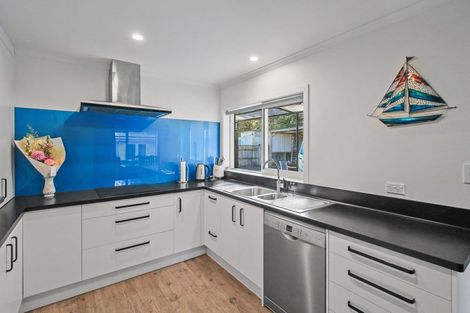 Photo of property in 2b Sandown Avenue, Himatangi Beach, Foxton, 4891