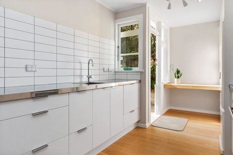 Photo of property in 81 Townsend Road, Miramar, Wellington, 6022