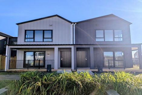 Photo of property in 18 Waimarie Drive, Karaka, 2578