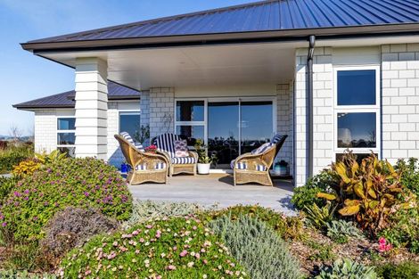 Photo of property in 60 Turangi Road, Motunui, Waitara, 4383