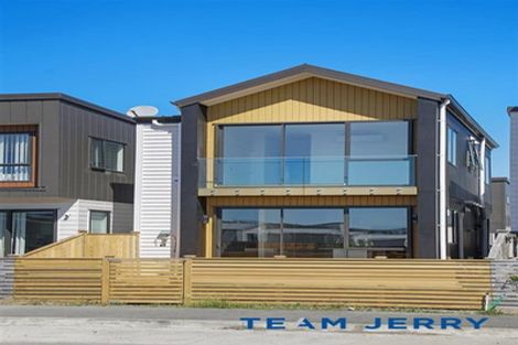 Photo of property in 14 Parahau Road, Papakura, 2110