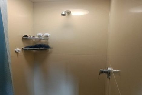 Photo of property in 105 Archibald Road, Kelston, Auckland, 0602