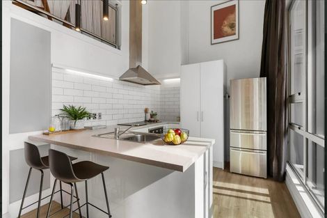 Photo of property in Stadium Garden Flats, 107/107 Thorndon Quay, Pipitea, Wellington, 6011