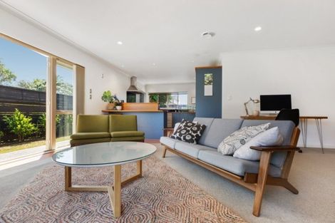 Photo of property in 430a Great South Road, Opaheke, Papakura, 2113