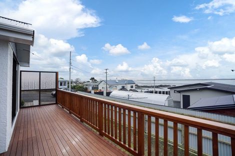 Photo of property in 12 Walker Street, Bluff, 9814