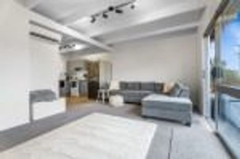 Photo of property in 1/2 Edwards Avenue, Henderson, Auckland, 0610