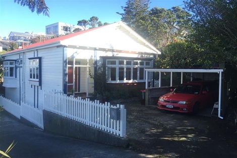 Photo of property in 37 Dorking Road, Brooklyn, Wellington, 6021