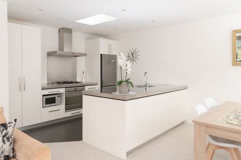 Photo of property in 35a Ngaio Road, Kelburn, Wellington, 6012