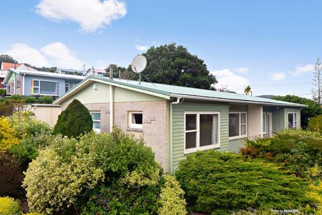 Photo of property in 1/17 The Parade, Island Bay, Wellington, 6023