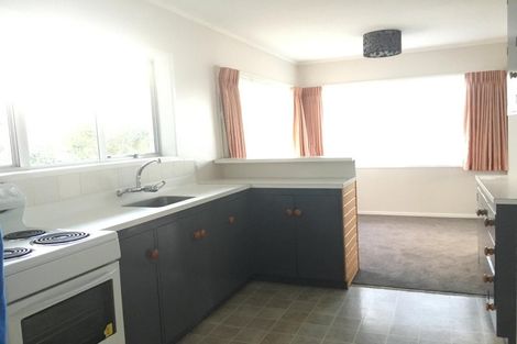 Photo of property in 25 Walnut Lane, Browns Bay, Auckland, 0630