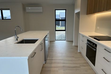 Photo of property in 13 Dunn Street, Lake Hawea, 9382