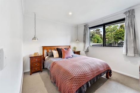 Photo of property in 1/26 Waiora Road, Stanmore Bay, Whangaparaoa, 0932