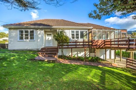 Photo of property in 48 Collins Avenue, Tawa, Wellington, 5028