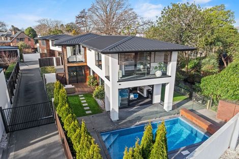 Photo of property in 62 Straven Road, Fendalton, Christchurch, 8014