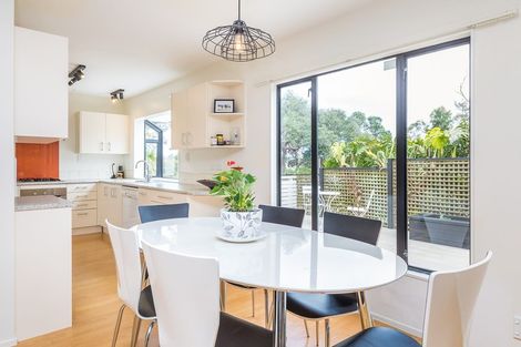 Photo of property in 8/24 West End Road, Herne Bay, Auckland, 1022