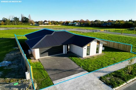 Photo of property in 13 Salkeld Place, Woodend, 7610