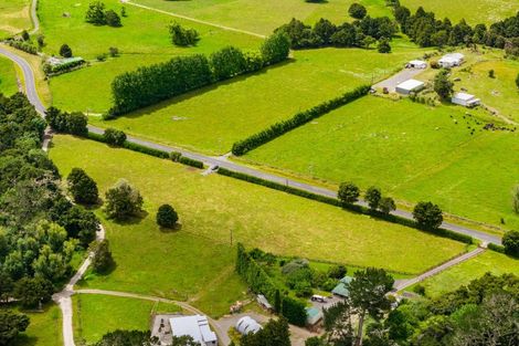 Photo of property in 326 Tauraroa Road, Maungakaramea, 0178