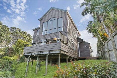 Photo of property in 2/60 Rangatira Road, Beach Haven, Auckland, 0626