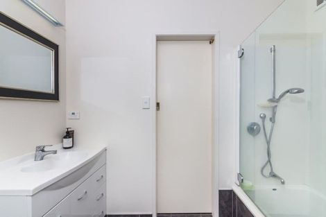 Photo of property in 20 Hinerau Grove, Waipahihi, Taupo, 3330