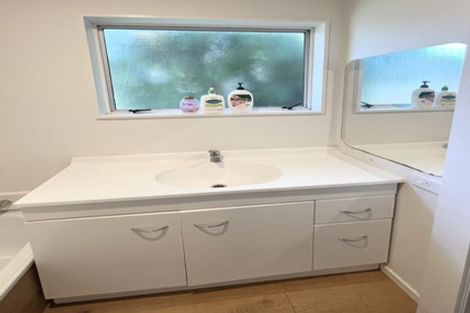 Photo of property in 1/7 Becroft Drive, Forrest Hill, Auckland, 0620