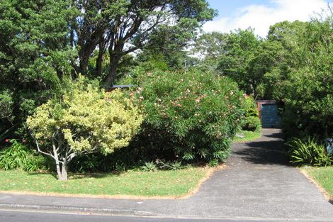 Photo of property in 52 Cliff View Drive, Green Bay, Auckland, 0604