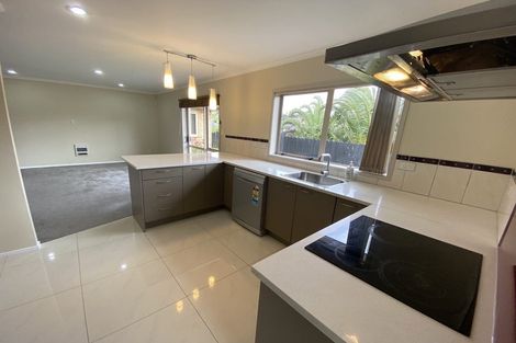 Photo of property in 7 Bibury Avenue, Henderson, Auckland, 0612