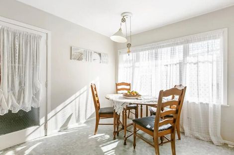 Photo of property in 15 Sterling Avenue, Manurewa East, Auckland, 2102