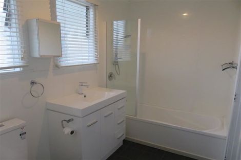 Photo of property in 8 Lipscombe Crescent, Havelock North, 4130