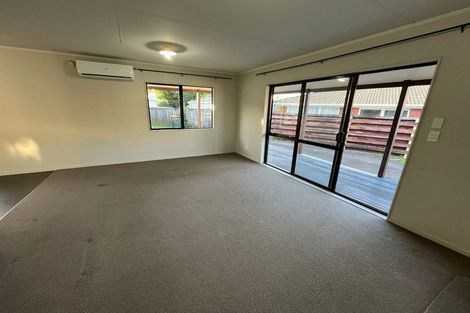 Photo of property in 9 Edgewater Drive, Pakuranga, Auckland, 2010