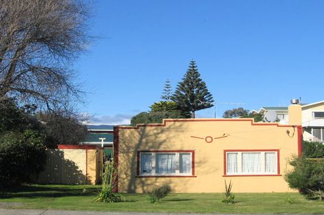 Photo of property in 8 Ngaio Street, Otaki Beach, Otaki, 5512